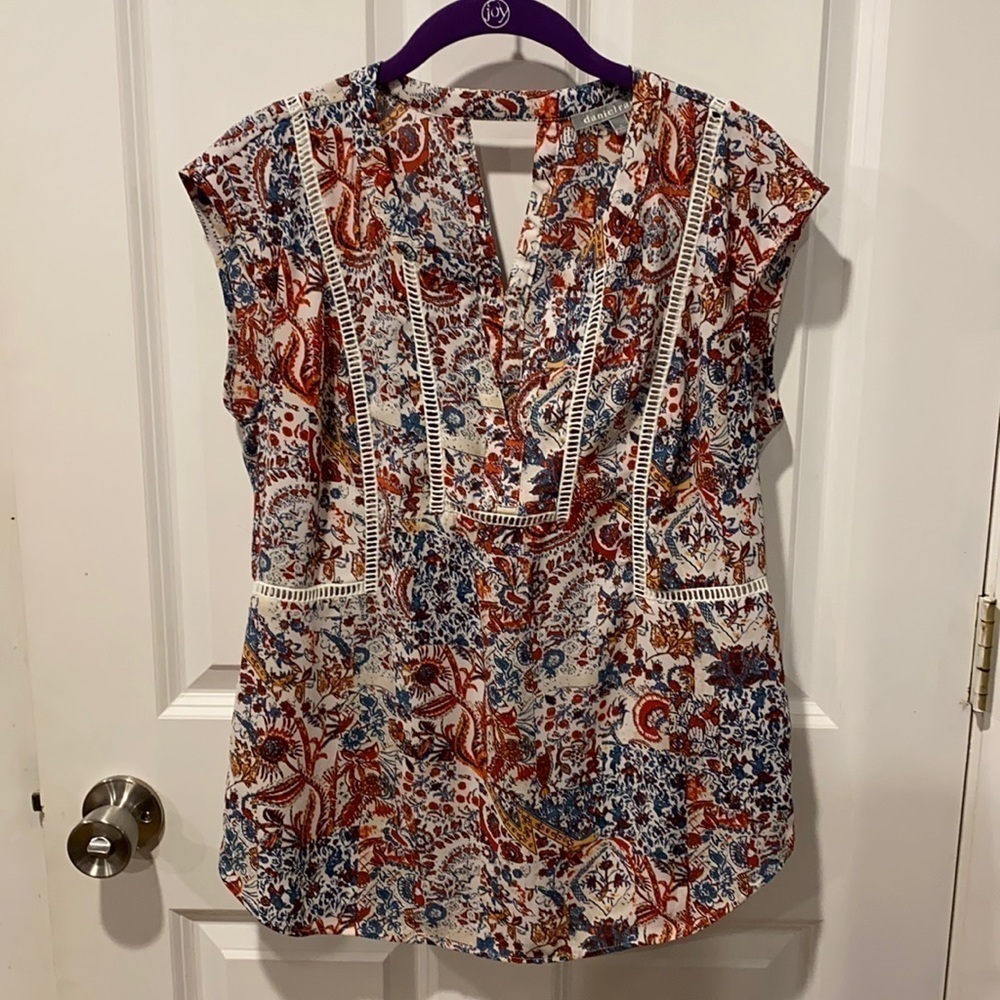 Daniel Rainn Floral Sleeveless V Neck Blouse EUC
